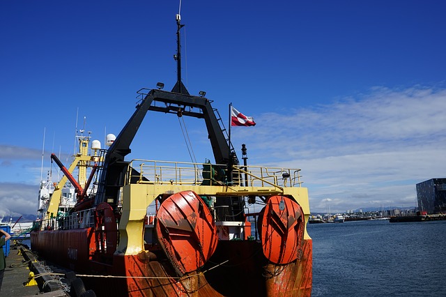 whaling-ship-892488_640