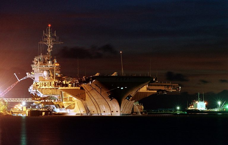 aircraft-carrier-577940_1280