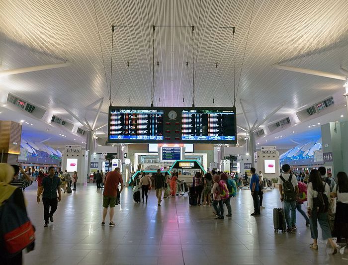 KLIA2_international_departure_hall_2016_September_1